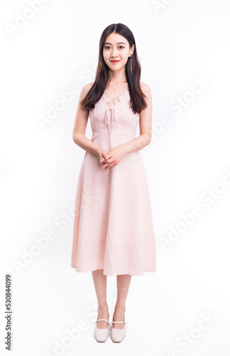 Beautiful women in pink dresses © 大 李