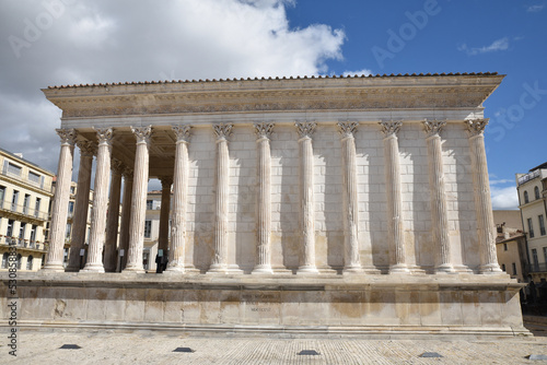 Temple romain de la Maison carrée à Nîmes. France photo