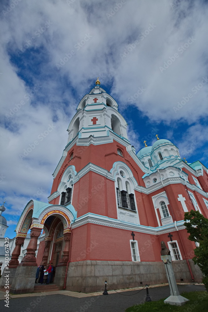 Obraz premium Buildings of the Spaso-Preobrazhensky Orthodox Valaam Monastery.
