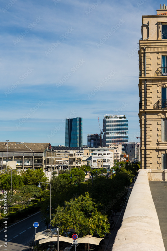 Vue sur les tours du quartier d'affaire Euroméditerranée de Marseille Vue sur les tours du quartier d'affaire Euroméditerranée de Marseille