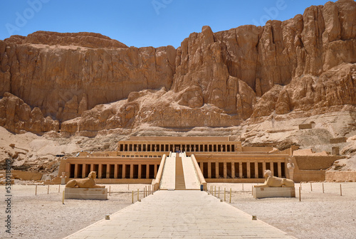 Tableau sur toile view of temple of hatshepsut, luxor