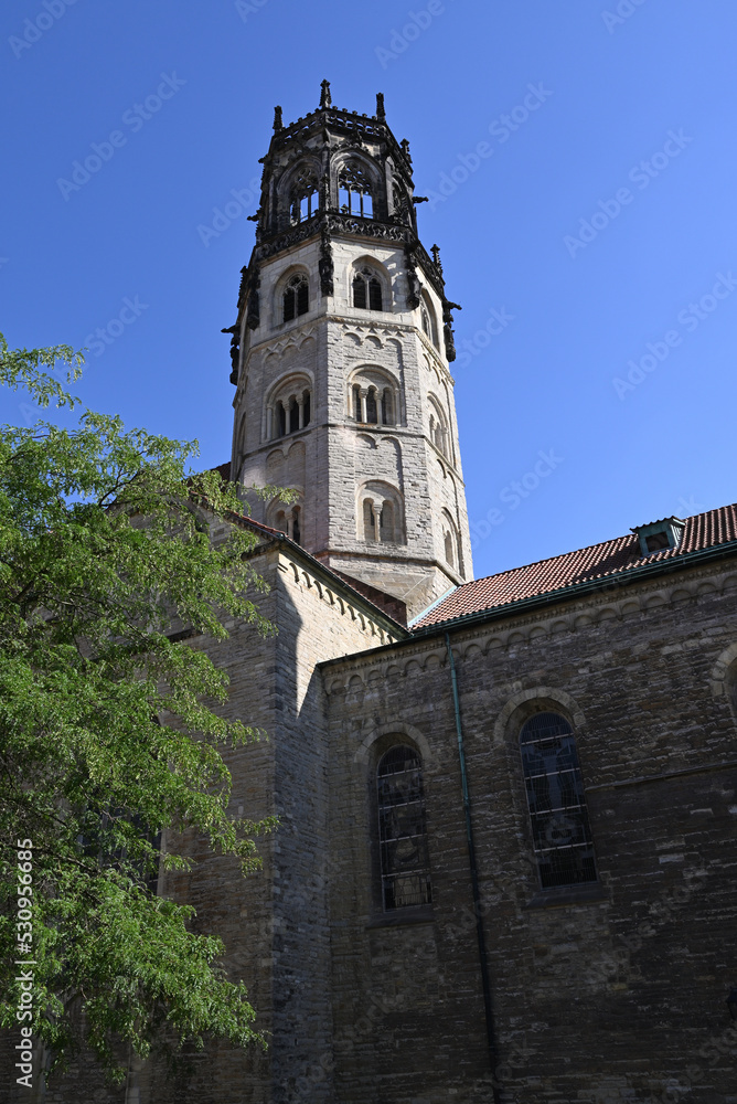 Fototapeta premium St Ludgeri kirche in münster, nrw, deutschland