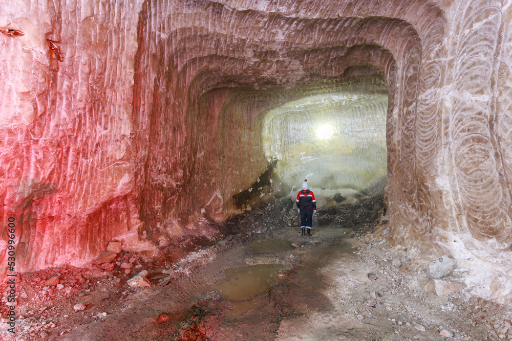Geology horizont of salt in deep kimberlite mine.