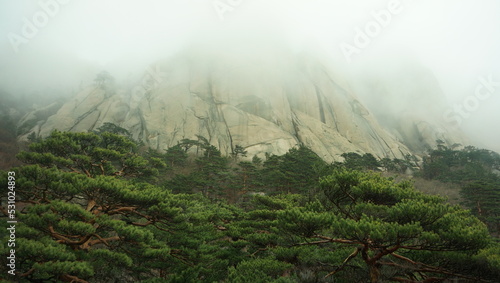 Tableau sur toile An unknown mountain whose sky is unfathomable