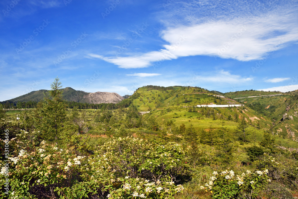 Obraz premium 浅間白根志賀さわやか街道からみる山並み