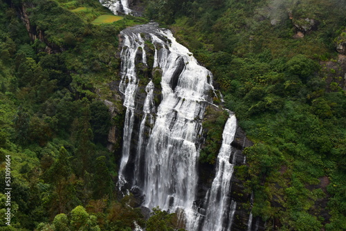Obraz na płótnie Pulavisaru Waterfalls in Polur Kodaikanal w salonie