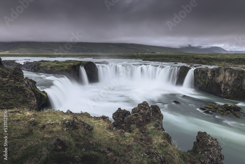 Obraz na płótnie Large Iceland Waterfall w salonie
