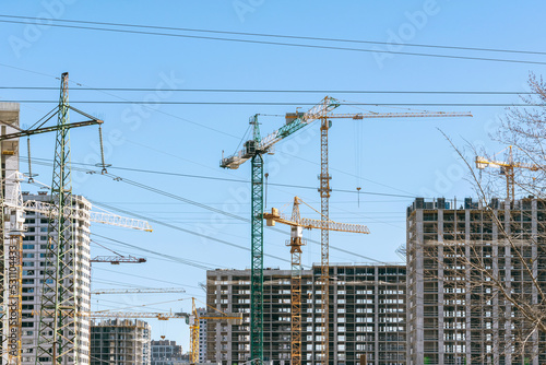 The construction process of many high-rise buildings