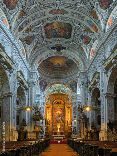 Leinwand Poster Interior of Dominican Church in Vienna, Austria