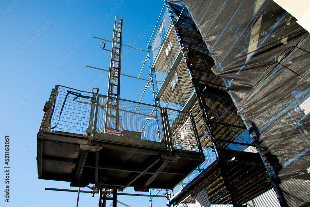 Obraz premium Construction Hoist in a Scaffold