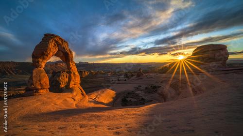 Obraz na płótnie sunset at delicate arch, arches national park, usa w salonie