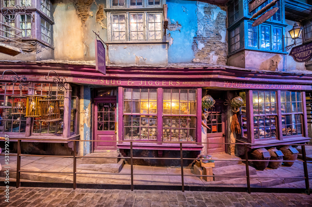 Naklejka premium Leavesden, UK - August 23, 2022: Exhibits inside the Making of Harry Potter tour at Warner Bros studio.