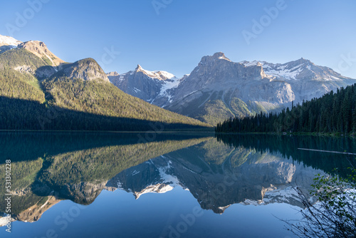 Fototapeta Naklejka Na Ścianę i Meble -  Emerald Lake in Yoho National Park in British Columbia Canada