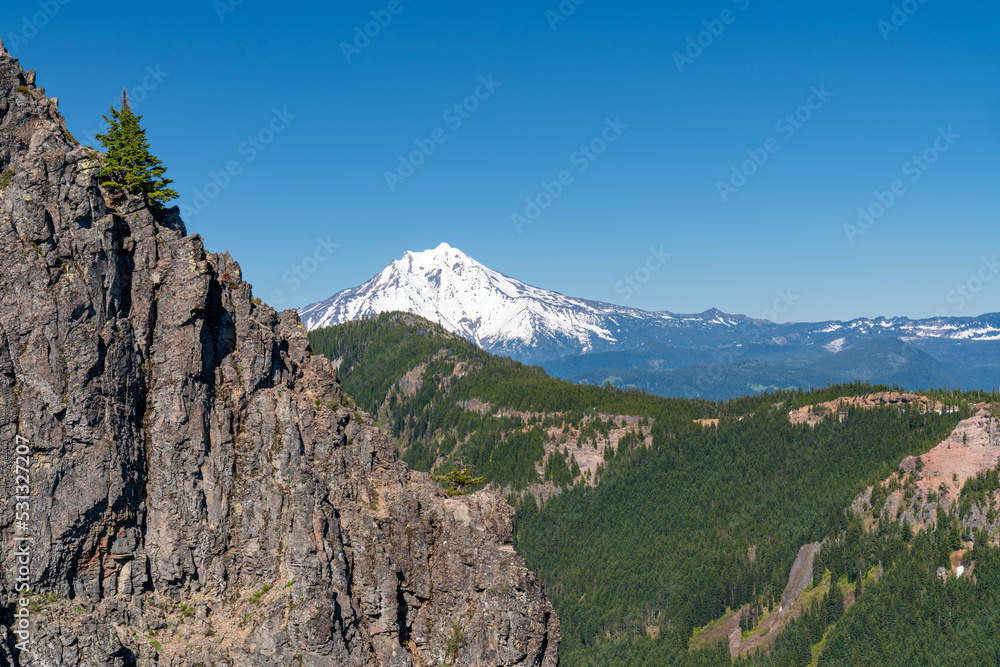 Naklejka premium Mt Jefferson in the Oregon Cascades as seen from Coffin Mountain.