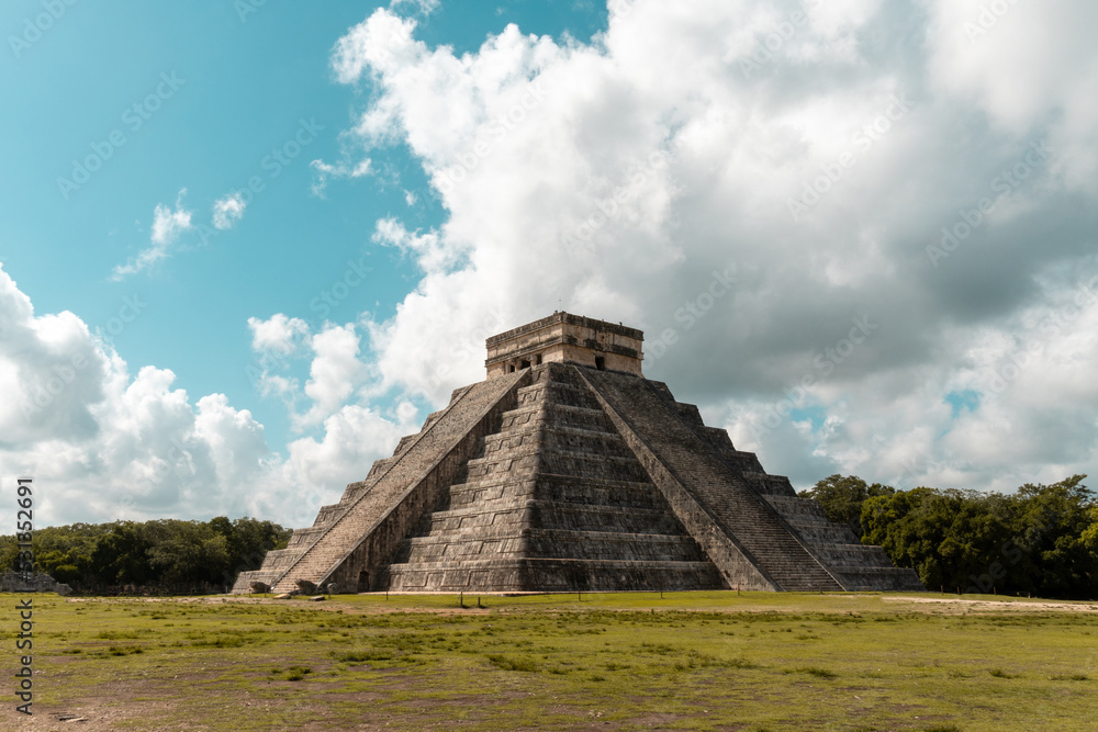 Magnificent central pyramid of chichen itza, riviera maya Magnificent central pyramid of chichen itza, riviera maya