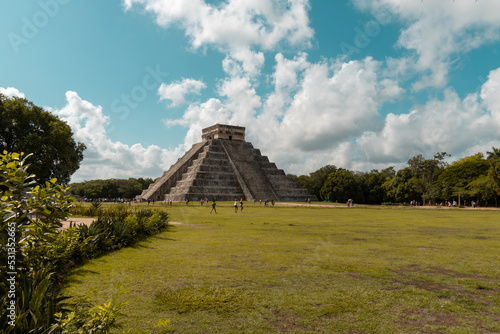 Konstfotografi Magnificent central pyramid of chichen itza, riviera maya