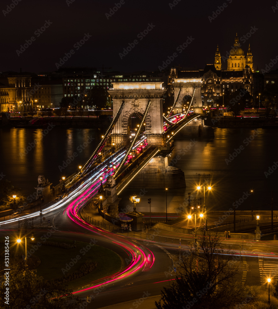 Obraz premium chain bridge