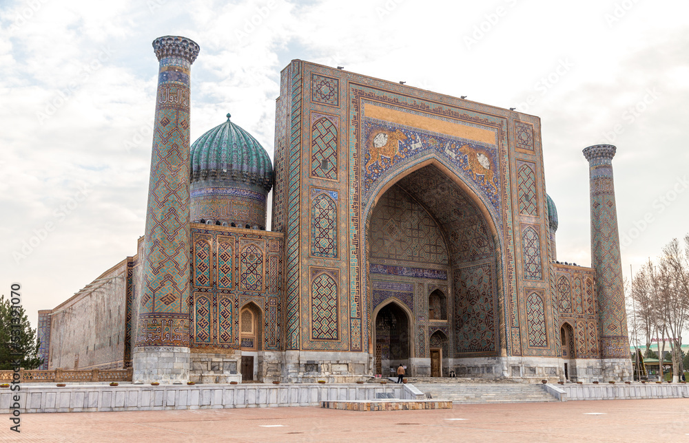 Sherdor madrasah. Registan square. Samarkand city, Uzbekistan.