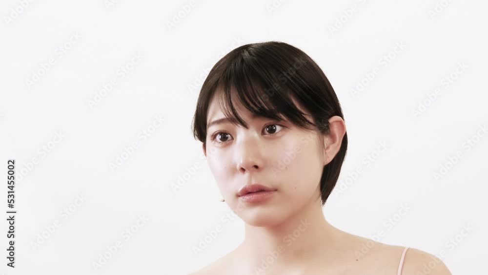 見つめる女性 スローモーション 見つめる女性 スローモーション