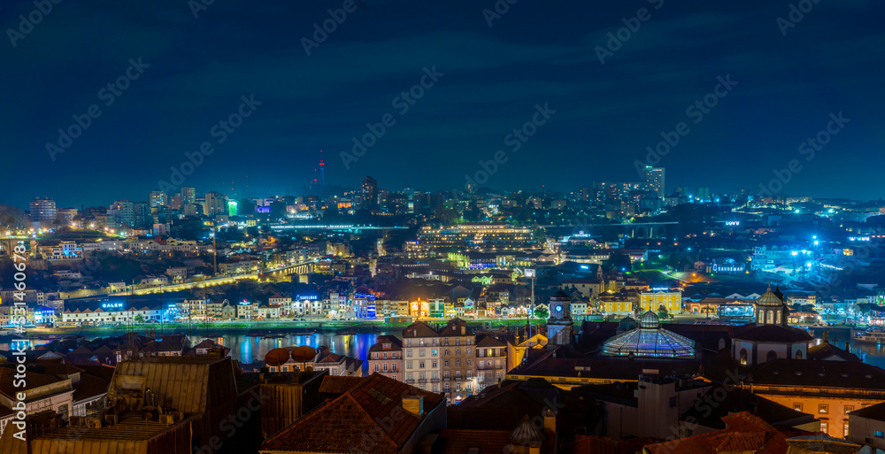 Obraz premium Vue de Porto la nuit