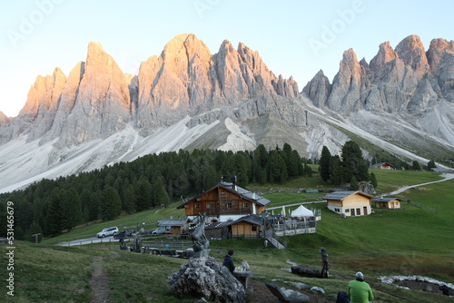 Obraz na płótnie rifugio odle geisleralm,sunset,enrosadira, odle,dolomiti,mountains w salonie