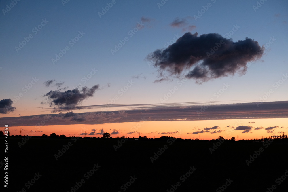 FU 2020-07-05 Kakus 1390 Abendhimmel mit markantem Wolkenband
