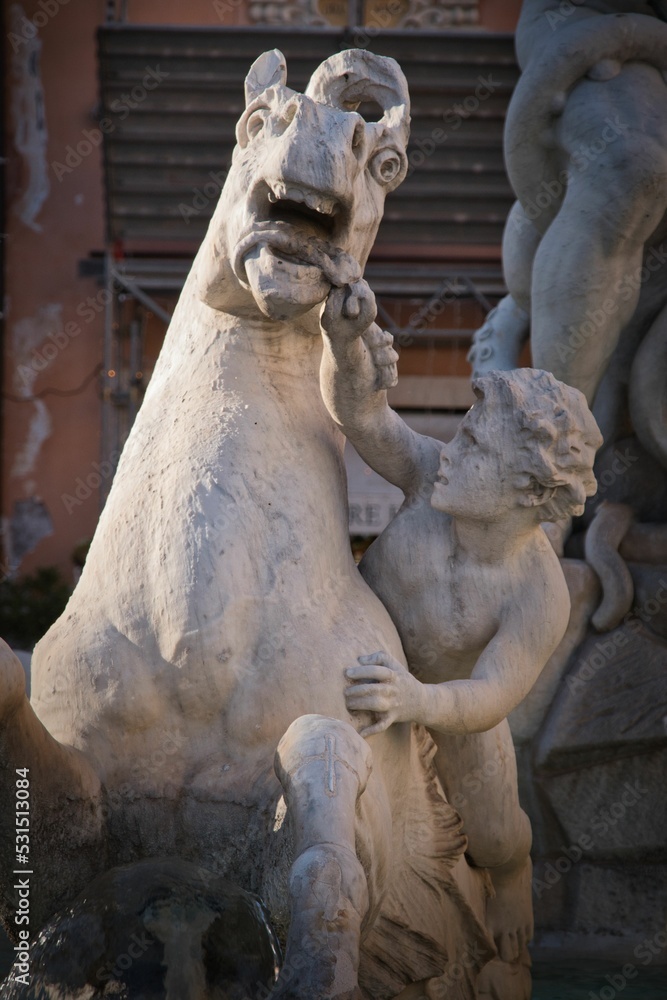 Detalles de la fuente de Neptuno. Piazza Navona. Roma