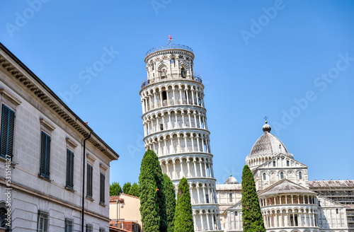 Fotografia Pisa, Italy - July 24, 2022: Architectural details of the leaning tower of Pisa
