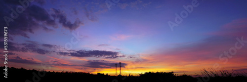 Foto Panorama twilight sky and cloud background, Beautiful sunset sky above clouds wi