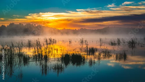 Obraz Wschód nad rozlewiskiem