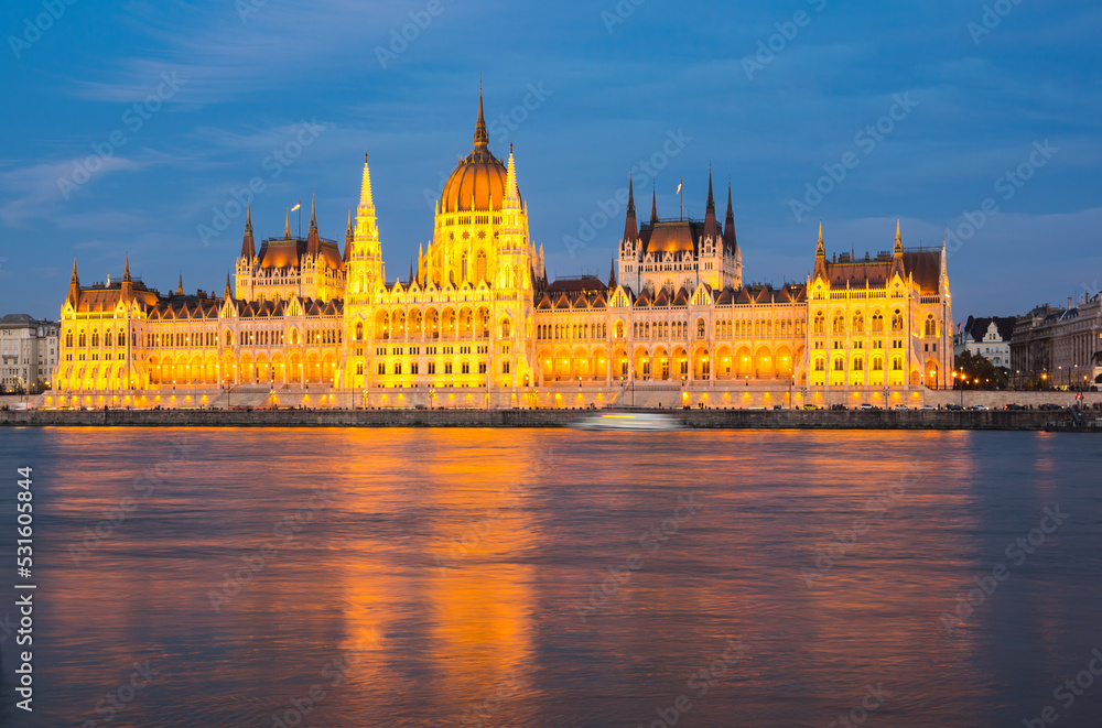 Fototapeta premium The Hungarian Parliament Building in Budapest