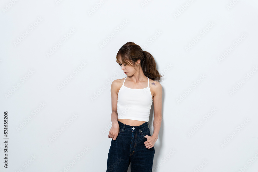 ストレッチをする女性 ストレッチをする女性
