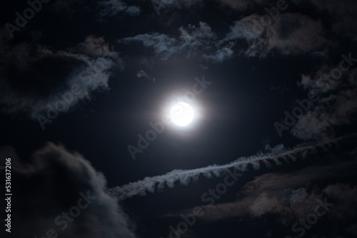 月と雲