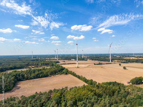 Landschaft mit Windpark