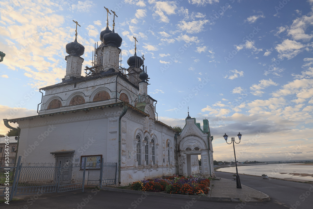 Naklejka premium veliky ustyug church landscape russia north religion architecture