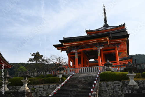 秋空の下の清水寺の風景