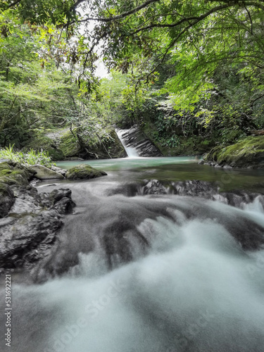 Cascada en montaña interior de Panamá