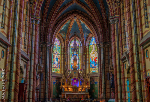 Foto Interior of the basilica of the national vow in Quito, Ecuador
