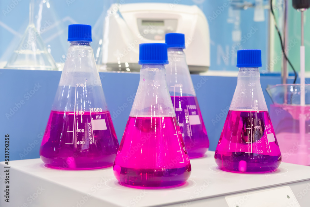 Foto de mixer stirrer with fast moving stir bar for mixing