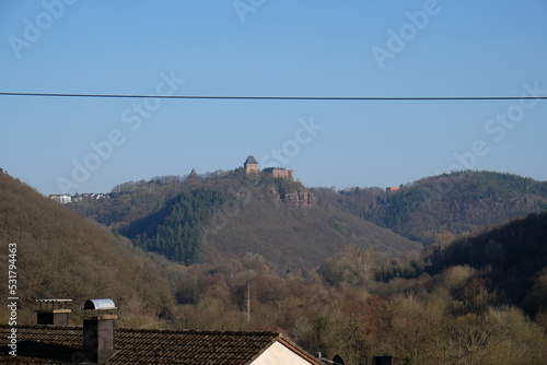 Fototapeta Naklejka Na Ścianę i Meble -  FU 2022-03-05 Zerkall 223 Auf dem Berg steht eine Burg