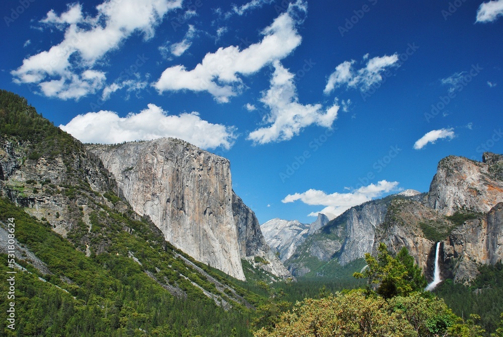 Fototapeta premium ヨセミテ国立公園 夏景色