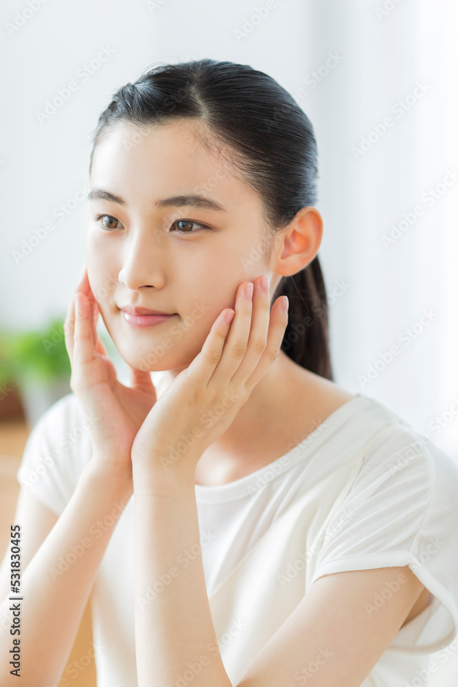 若い女性のスキンケア 若い女性のスキンケア