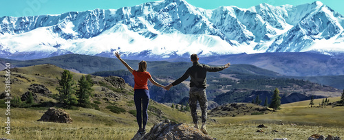 Obraz na płótnie couple hands up mountains, landscape adventure active view