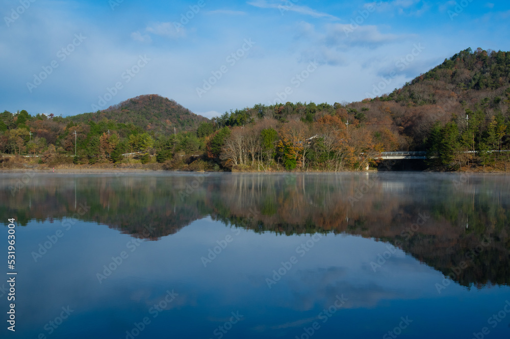 千丈寺湖（兵庫県）の夜明け