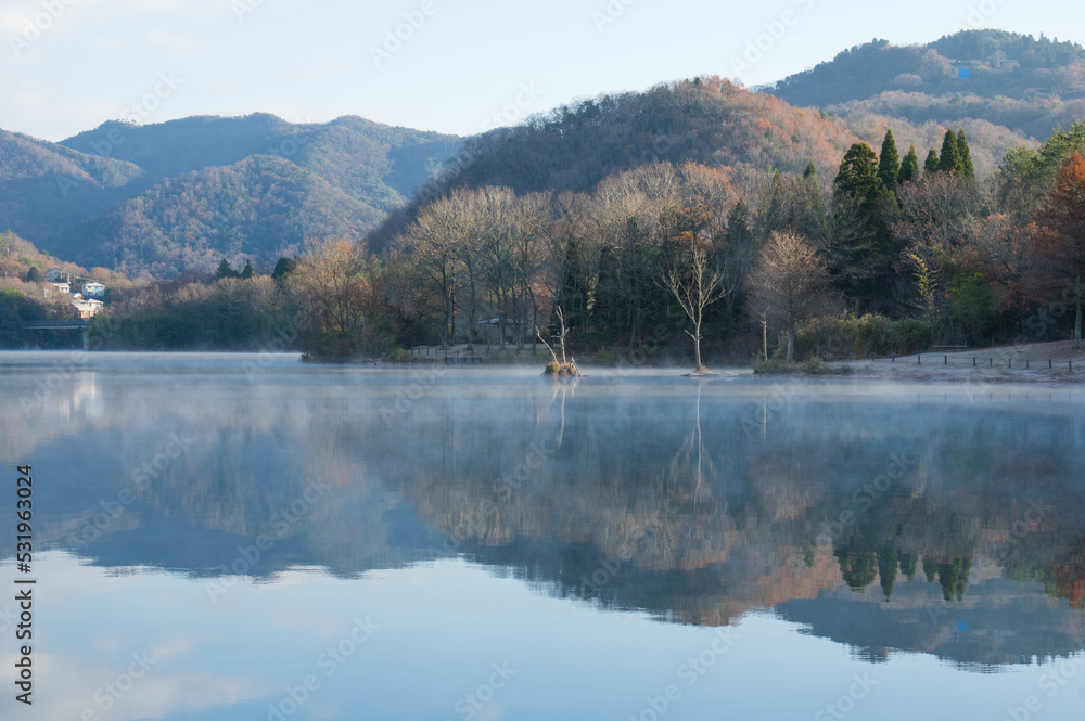 千丈寺湖(兵庫県)の夜明け