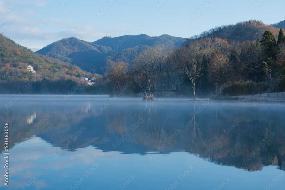 千丈寺湖(兵庫県)の夜明け