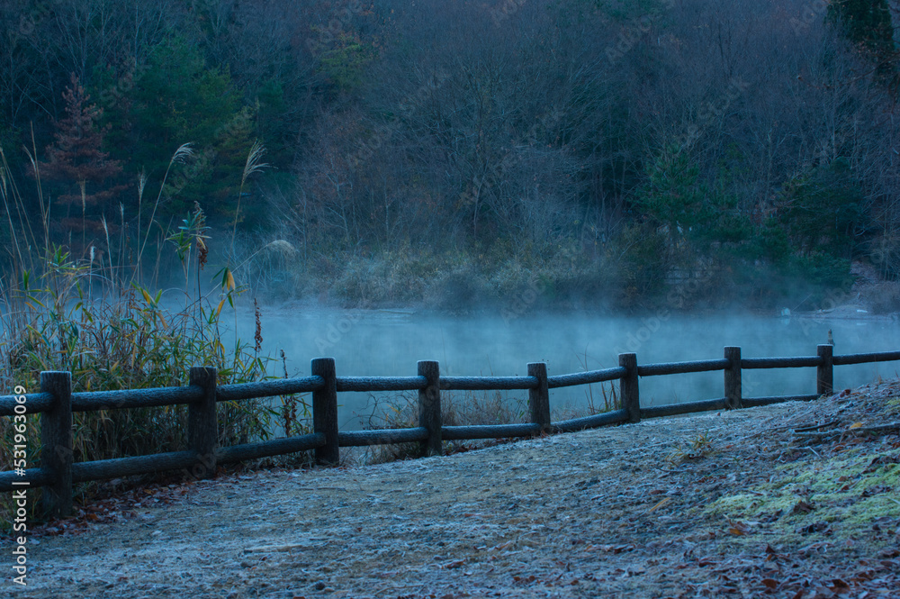 千丈寺湖(兵庫県)の夜明け
