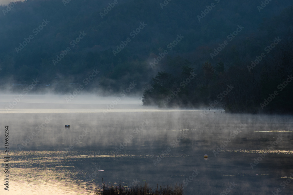 千丈寺湖(兵庫県)の夜明け