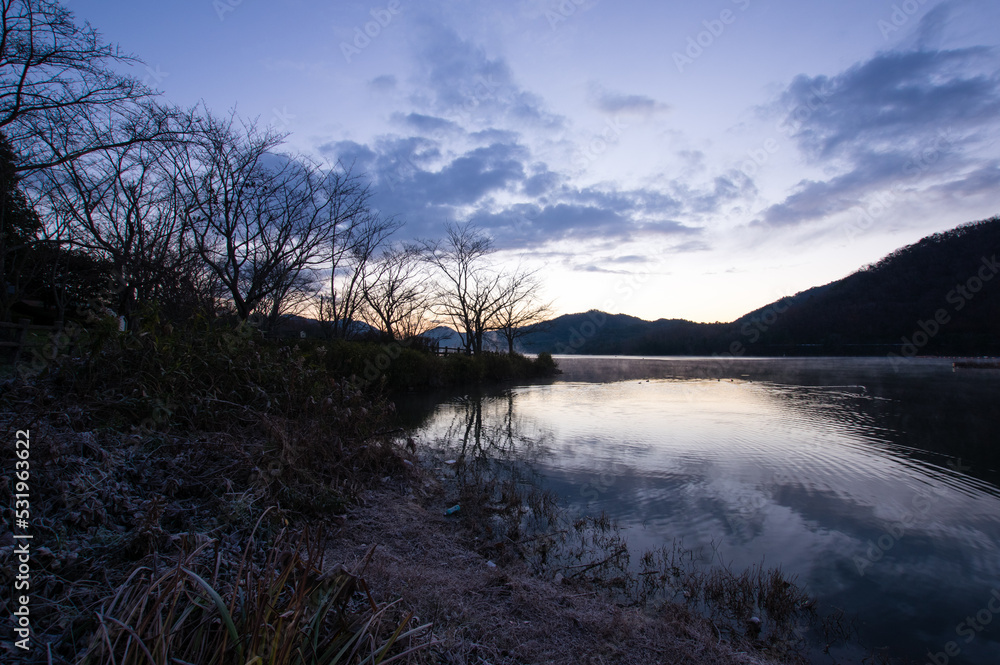 千丈寺湖(兵庫県)の夜明け