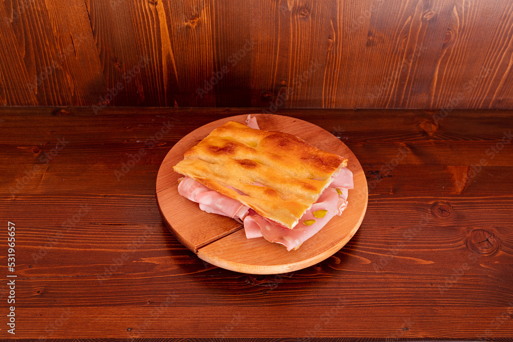 pizza con mortadella, mortadella, pizza spaccata, pizza romana, romana